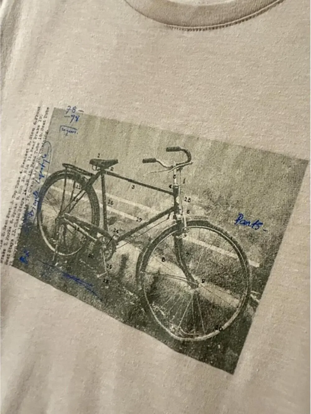 Banana Republic Men's Beige Bicycle Graphic T-Shirt Medium